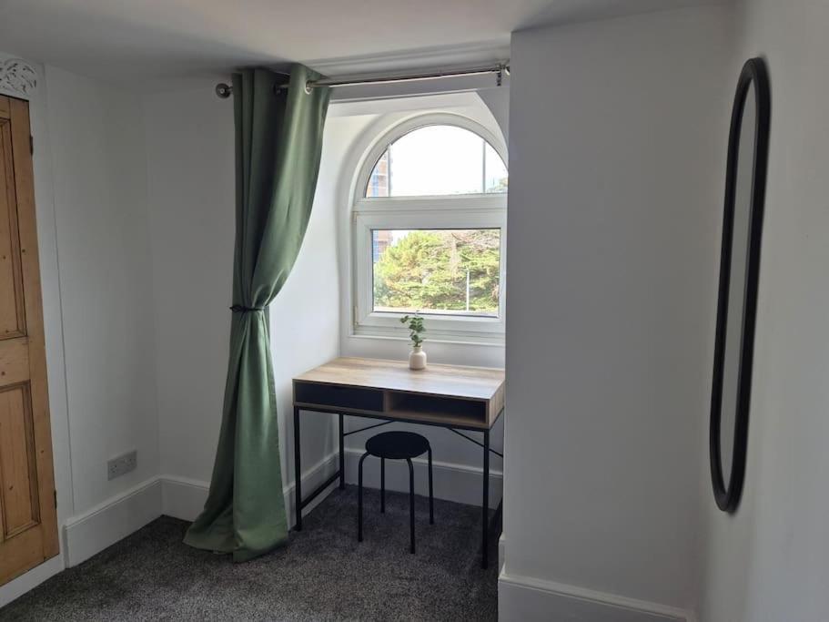 #26C 2 Bed Apartment Portsmouth Buitenkant foto