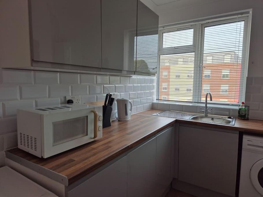 #26C 2 Bed Apartment Portsmouth Buitenkant foto