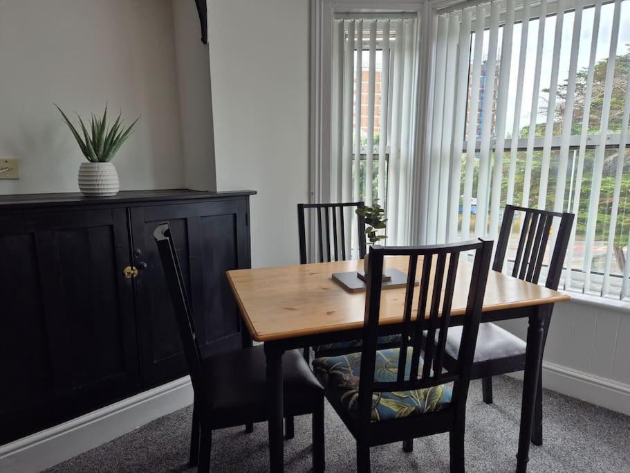 #26C 2 Bed Apartment Portsmouth Buitenkant foto